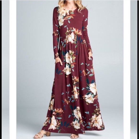 Dresses & Skirts - ✨Last✨Gorgeous Maxi Dress